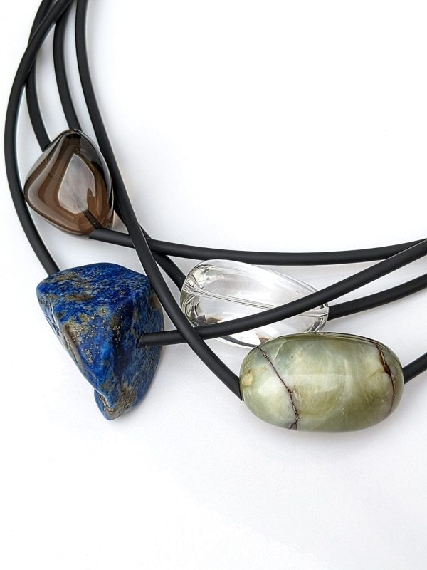 Collar: Lapislázuli, Serpentina, Cuarzo ahumado, Cristal de roca