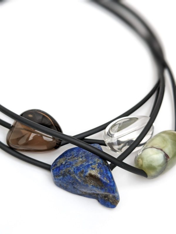 Collar: Lapislázuli, Serpentina, Cuarzo ahumado, Cristal de roca