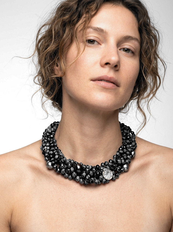 Collar: Obsidiana, Perlas, Cristal