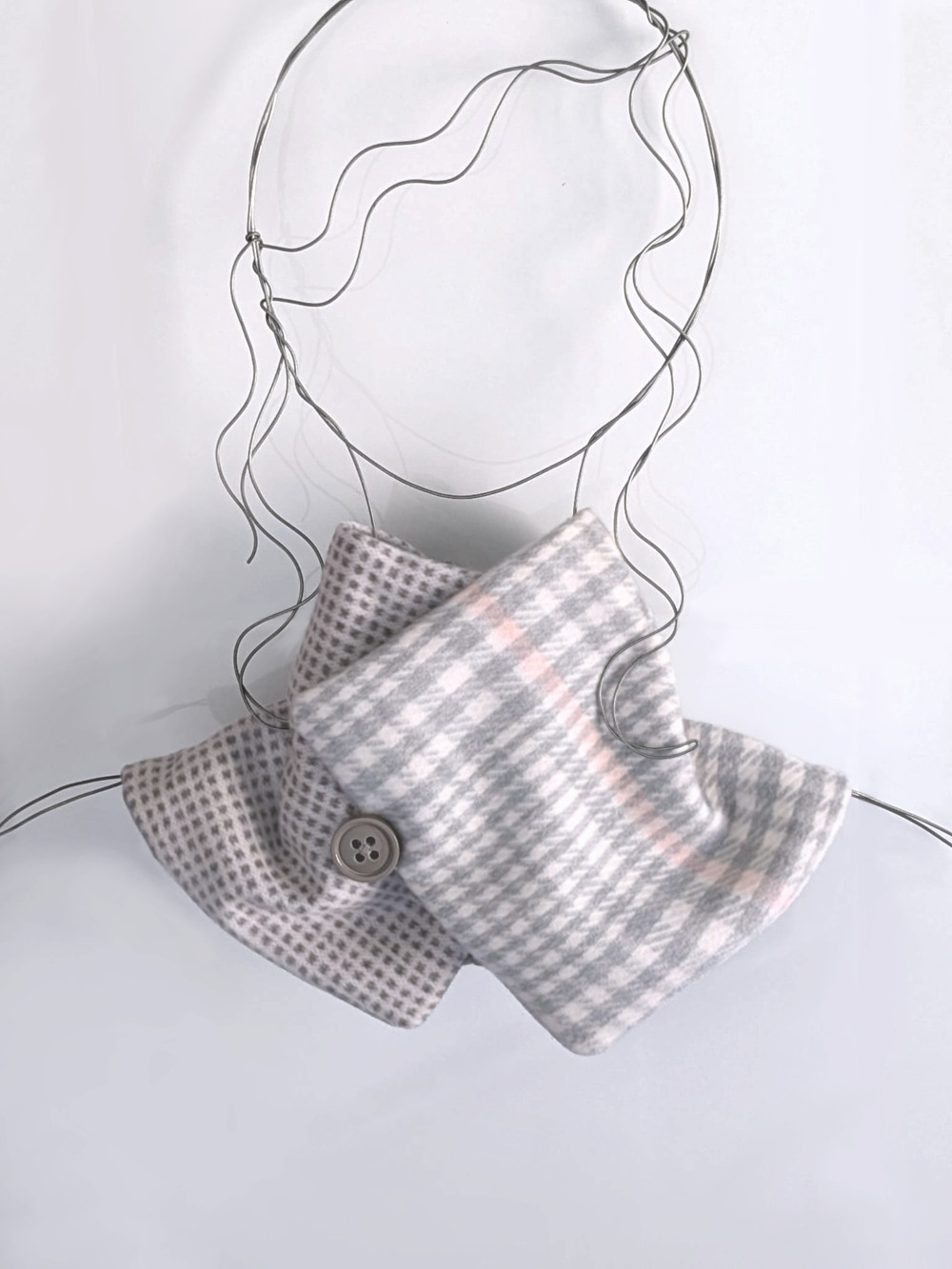Cuello Gris Perla