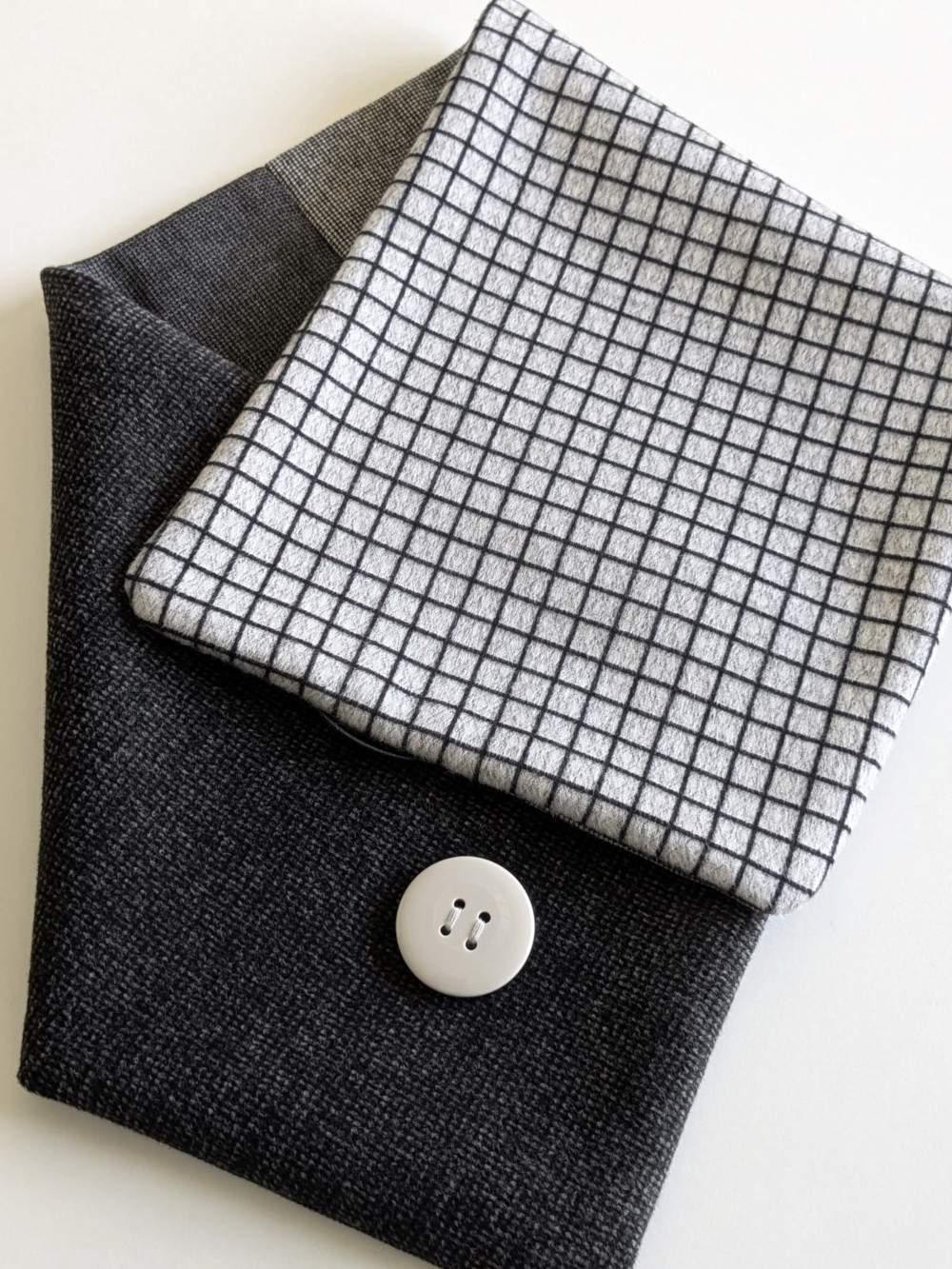 Cuello Negro y Blanco